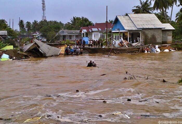 banjir bandang sumatera pasaman 1 Dampak Banjir Jabar: 250 KK Mengungsi, 9 RIbu Rumah Terendam