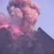 gunung Gunung Merapi Meletus Lagi, Lava Menyembur Dengan Kilatan Petir di Puncak