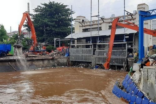 pintu air manggarai Pintu Air Manggarai Siaga 2, Petugas: Sampahnya Masih Kondusif