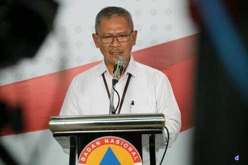 Achmad Yurianto saat memberikan keterangan pers di Graha BNPB UPDATE: Pasien Covid-19 Meninggal Tambah 6 Orang, Total Ada 38 Kasus