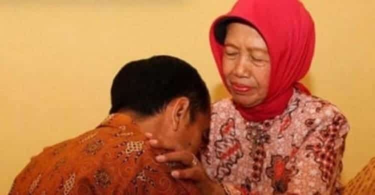Inalillahi ibunda Presiden Jokowi tutup usia Rakyat Merdeka 1 Innalillahi, Ibunda Presiden Jokowi Tutup Usia Pada Umur 77 Tahun