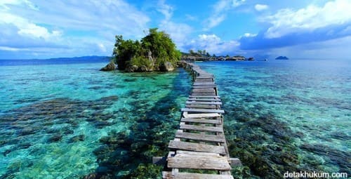 pantai olele 1 10 Destinasi Wisata Pantai TerHits di Pulau Sulawesi