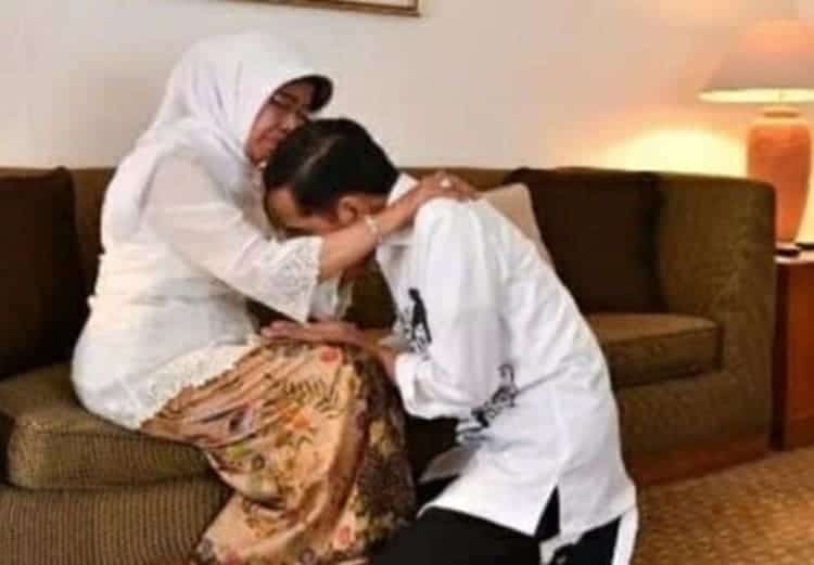 presiden jokowi 1 Dimakamkan Siang Ini, Ganjar Minta Warga Doakan Ibunda Jokowi dari Rumah