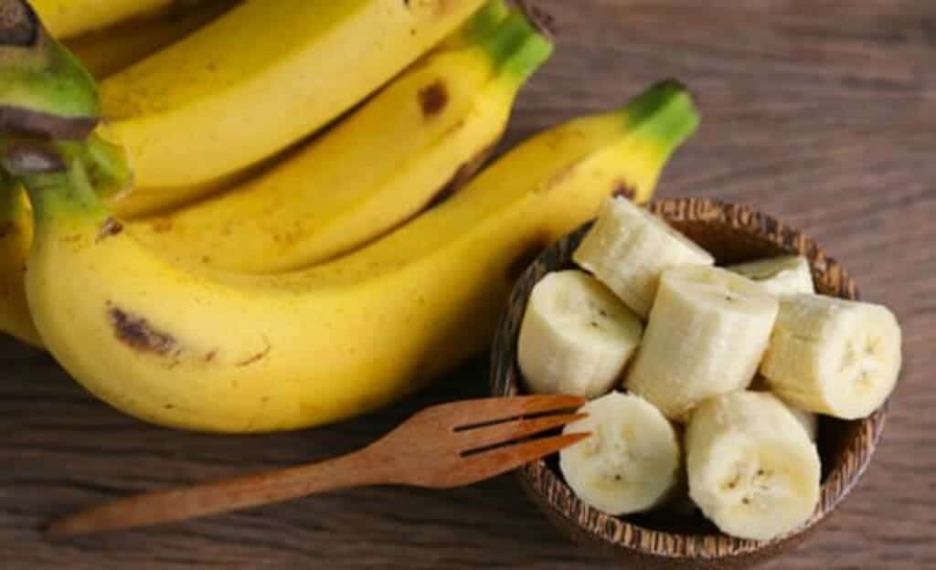 pisang shutterstock 1 10 Manfaat dari Buah Pisang Bagi Kesehatan Tubuh