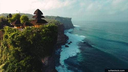uluwatu shutterstock com 10 Tempat Destinasi Wisata Terbaik Di Bali