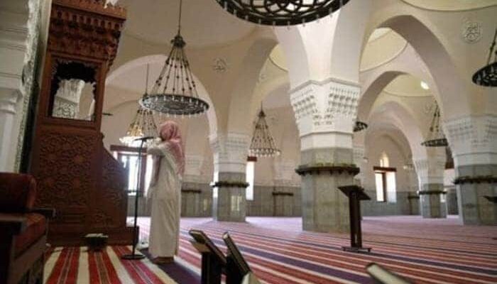 Saudi Akan Buka Kembali Masjid di Makkah pada Minggu