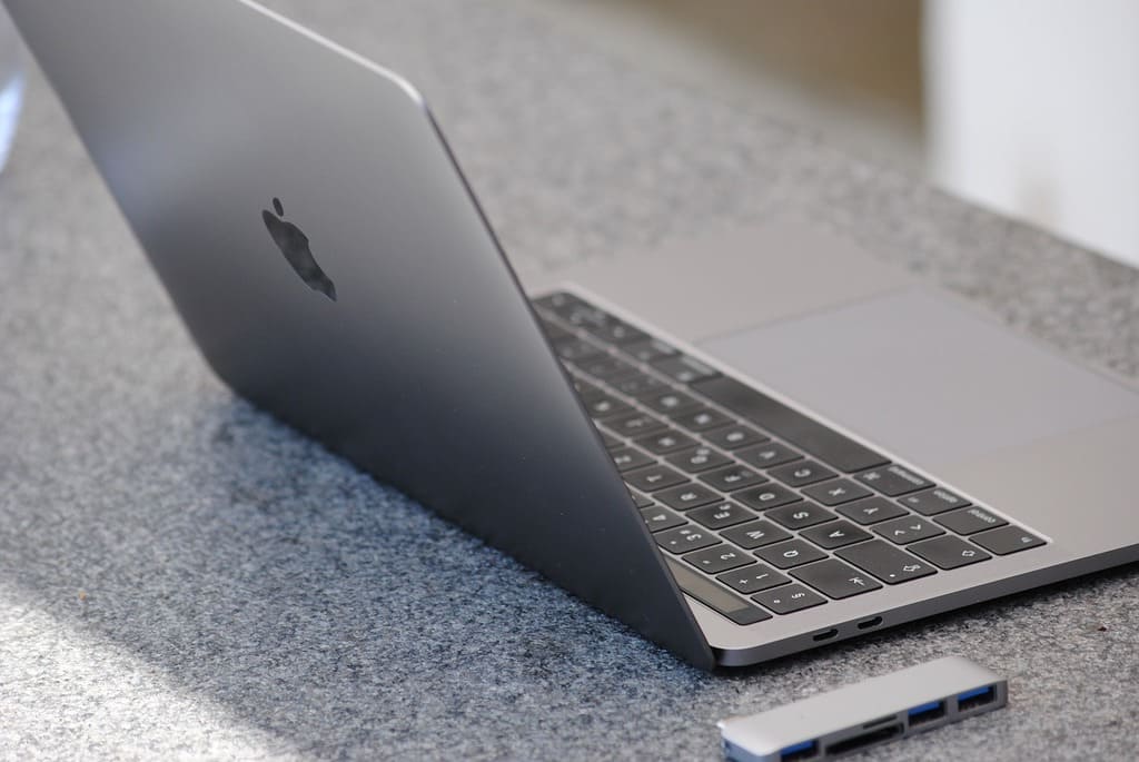 macbook pro 9 Kelebihan dan Keunggulan Macbook Pro Dibanding Dengan Laptop Lainnya