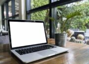 Tips Menghindari Staingate Pada Layar Macbook dan Laptop