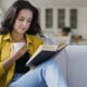 Reading women Tips Membaca Cepat Dengan Teknik Skimming
