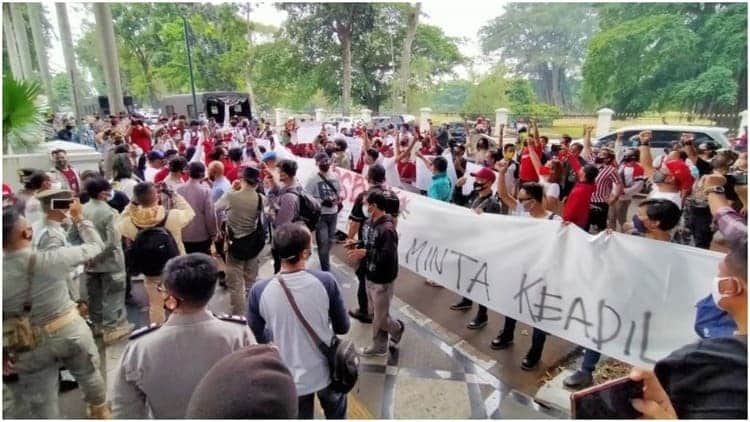 Demo musisi Musisi Demo Di Balai Kota Bogor,Minta Tinjau Aturan Jam Malam