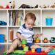 Merapikan Mainannya Tips Agar Anak Mau Merapikan Mainannya Sendiri