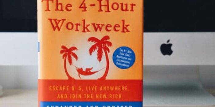 the 4 hour 7 Buku Ini Bantu Kamu Meraih Financial Freedom
