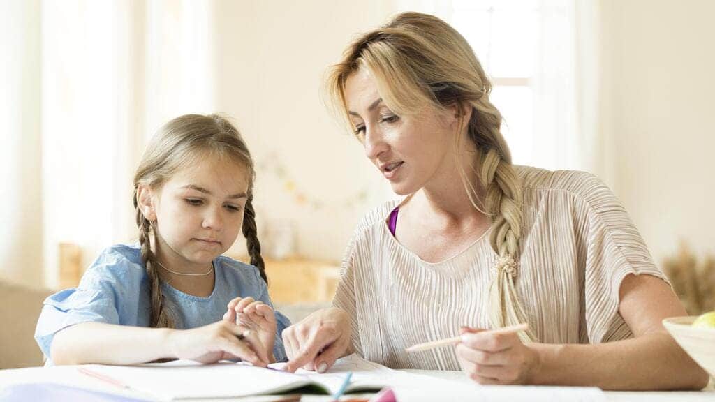 8 Cara Mendidik Anak Perempuan Menjadi Pribadi Tangguh 8 Cara Mendidik Anak Perempuan Menjadi Pribadi Tangguh