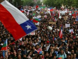 Konstitusi Itu Bukan Harga Mati, dan Rakyat Chile Berhasil Membuktikannya