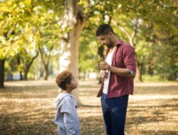 7 Life Skill Yang Perlu Diajarkan Kepada Anak