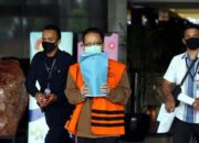 Mantan Kadis PUPR Kab Mojokerto Zaenal Abidin Dieksekusi Oleh KPK Ke Lapas Surabaya