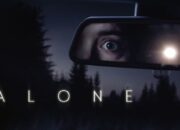 Alone 2020 1 Sinopsis Alone (2020), Dibuntuti dan Diculik Oleh Psikopat di Tengah Hutan