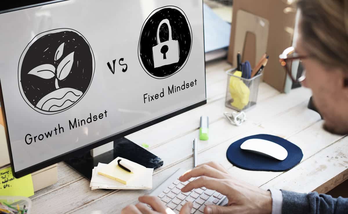 Growth Mindset vs Fixed Mindset 2 Growth Mindset vs Fixed Mindset: Mana yang Bisa Bantu Raih Kesuksesan?