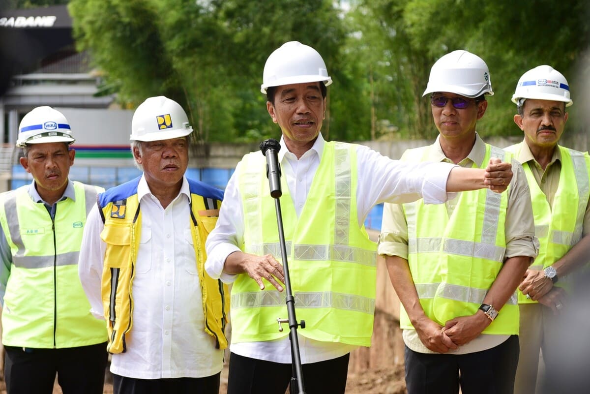 jkw Presiden Jokowi : Undang-Undang Membatasi 6 Tahun Masa Jabatan Kepala Desa