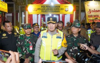 Kapolda Riau Memimpin Pengamanan Malam Tahun Baru Bersama Danrem